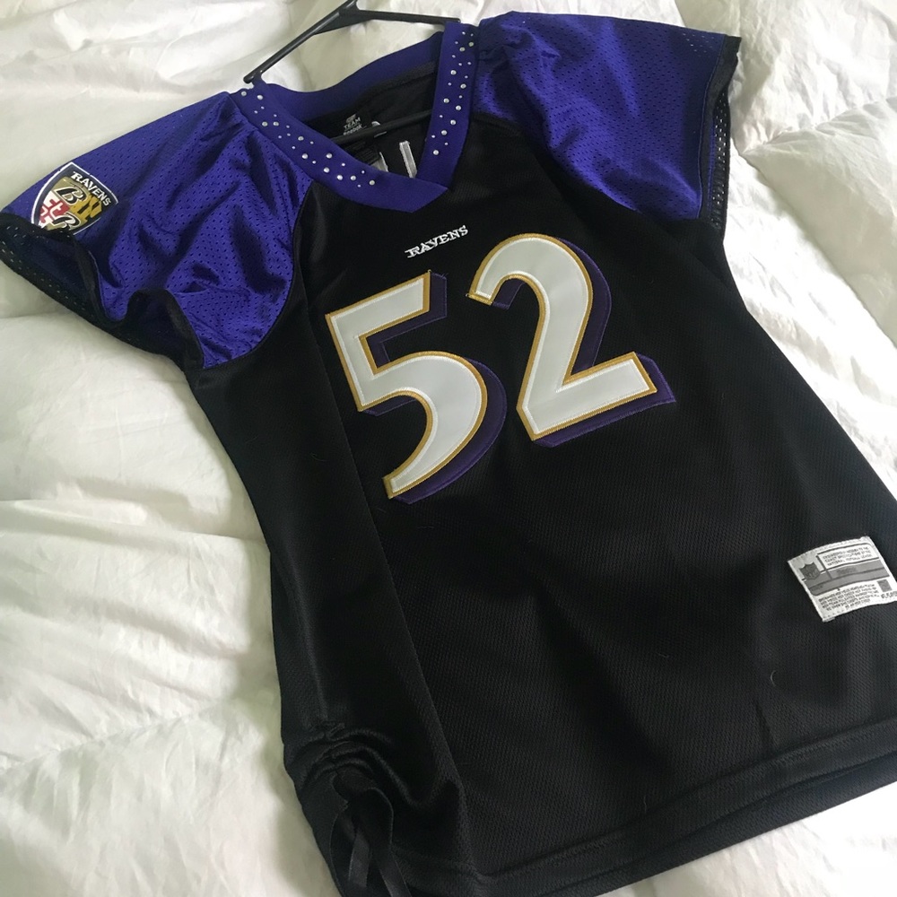 Women R. Lewis football jersey